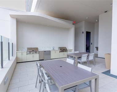 275 1st Avenue S - Photo Thumbnail 57