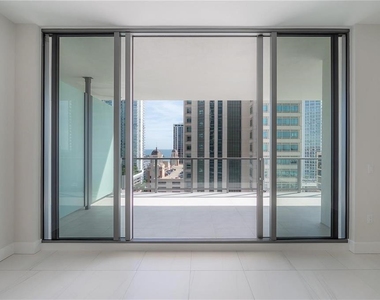 275 1st Avenue S - Photo Thumbnail 17