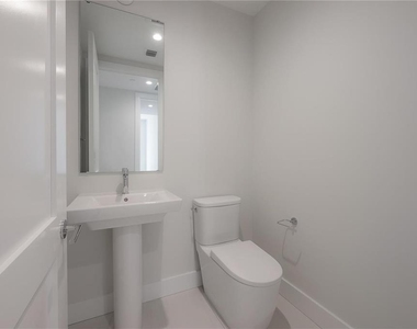 275 1st Avenue S - Photo Thumbnail 24