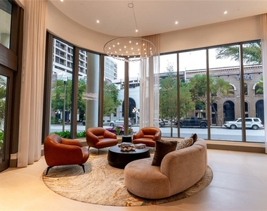 275 1st Avenue S - Photo Thumbnail 3