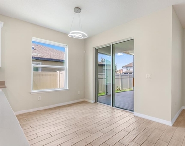 13441 Palmera Vista Drive - Photo Thumbnail 9
