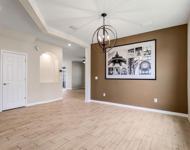 13441 Palmera Vista Drive - Photo Thumbnail 4