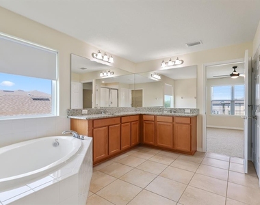 13441 Palmera Vista Drive - Photo Thumbnail 25