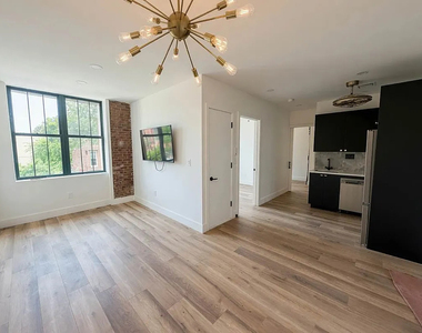 16 Howard Avenue - Photo Thumbnail 10