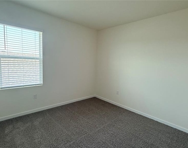 2066 Walnut Creek Drive - Photo Thumbnail 16