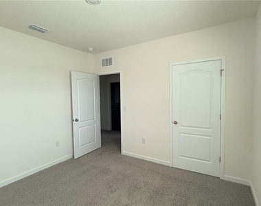 2066 Walnut Creek Drive - Photo Thumbnail 17