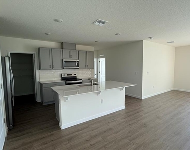 2066 Walnut Creek Drive - Photo Thumbnail 6