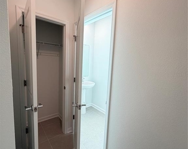 6017 Wellbeing Way - Photo Thumbnail 20