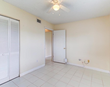 232 Northshore Drive - Photo Thumbnail 10