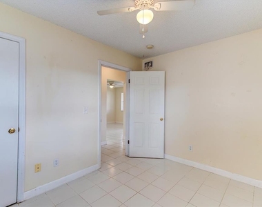 232 Northshore Drive - Photo Thumbnail 17
