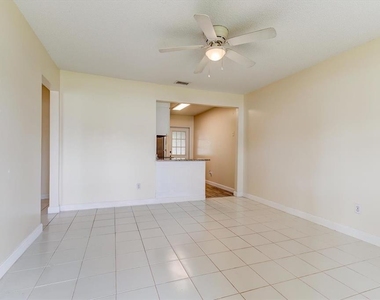 232 Northshore Drive - Photo Thumbnail 2