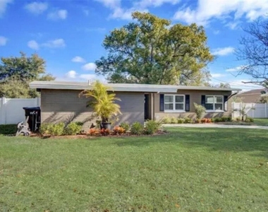 5205 Chenault Avenue - Photo Thumbnail 1