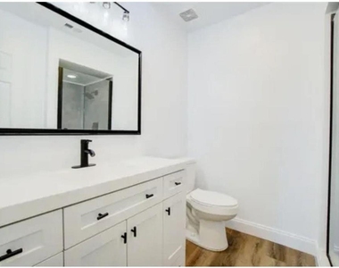 5205 Chenault Avenue - Photo Thumbnail 13