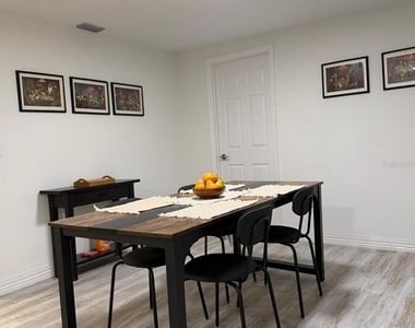 4714 W Lawn Avenue - Photo Thumbnail 12
