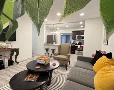 4714 W Lawn Avenue - Photo Thumbnail 10