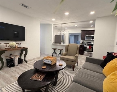 4714 W Lawn Avenue - Photo Thumbnail 9