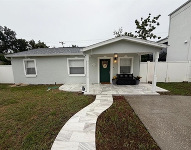 4714 W Lawn Avenue - Photo Thumbnail 1