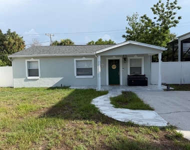 4714 W Lawn Avenue - Photo Thumbnail 2