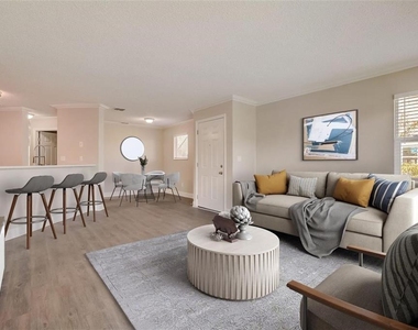 2556 Woodgate Boulevard - Photo Thumbnail 4