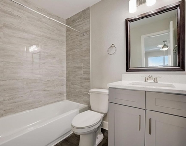 2556 Woodgate Boulevard - Photo Thumbnail 15