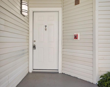 2556 Woodgate Boulevard - Photo Thumbnail 2