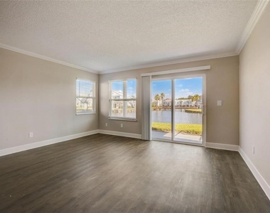 2556 Woodgate Boulevard - Photo Thumbnail 7