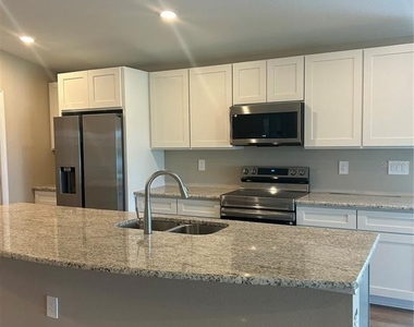373 W Main Street - Photo Thumbnail 4