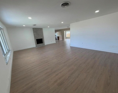 1822 Banyan Tree Drive - Photo Thumbnail 5
