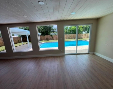 1822 Banyan Tree Drive - Photo Thumbnail 9