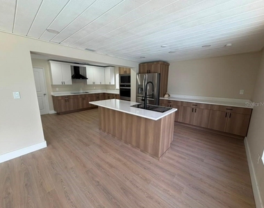 1822 Banyan Tree Drive - Photo Thumbnail 3