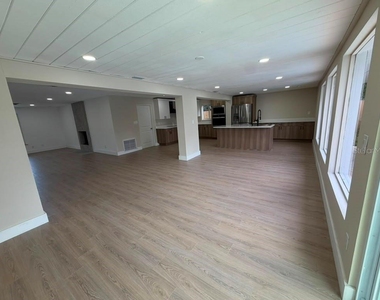 1822 Banyan Tree Drive - Photo Thumbnail 6