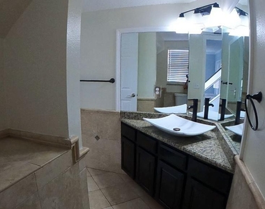 14321 Mandolin Dr - Photo Thumbnail 21