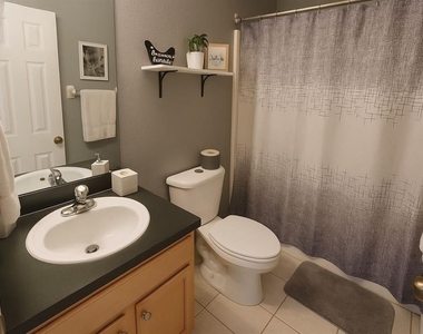 438 Monroe Circle - Photo Thumbnail 10