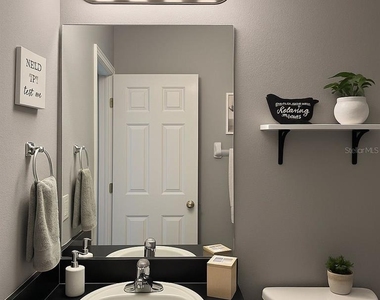 438 Monroe Circle - Photo Thumbnail 11