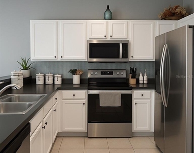 438 Monroe Circle - Photo Thumbnail 6