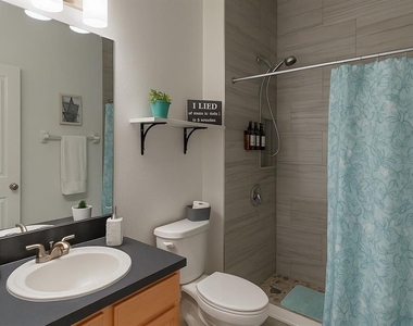 438 Monroe Circle - Photo Thumbnail 12
