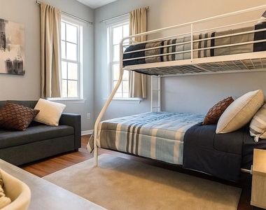 438 Monroe Circle - Photo Thumbnail 15