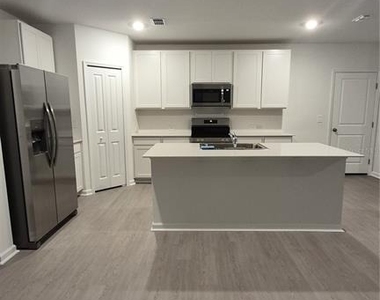 6220 Botticella Boulevard - Photo Thumbnail 4