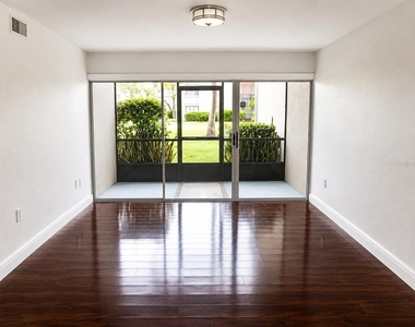 3236 S Semoran Boulevard - Photo Thumbnail 4