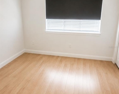 3236 S Semoran Boulevard - Photo Thumbnail 9