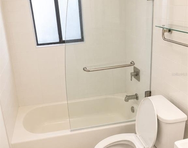 3236 S Semoran Boulevard - Photo Thumbnail 8
