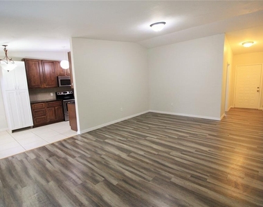 3050 Autumn Court - Photo Thumbnail 5