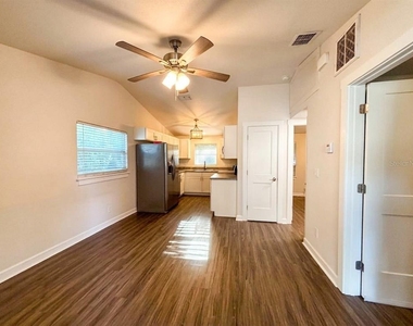 1016 Mississippi Avenue - Photo Thumbnail 6