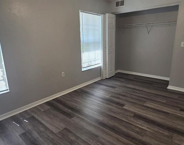 2605 Ne 22nd Avenue - Photo Thumbnail 8