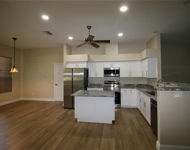 18965 Sw 98th Place - Photo Thumbnail 7