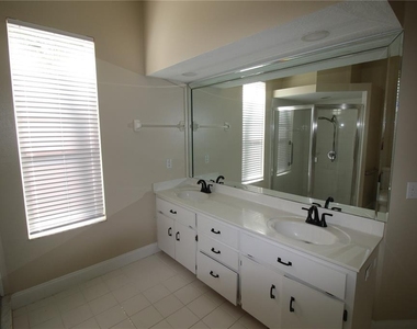 18965 Sw 98th Place - Photo Thumbnail 16