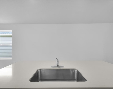 4637 Sw 84th Street Road - Photo Thumbnail 12