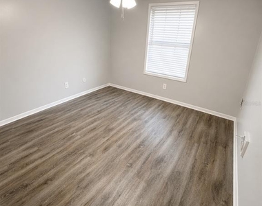 420-420 Mills Street - Photo Thumbnail 7