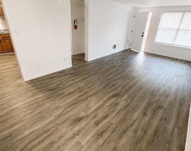 420-420 Mills Street - Photo Thumbnail 2