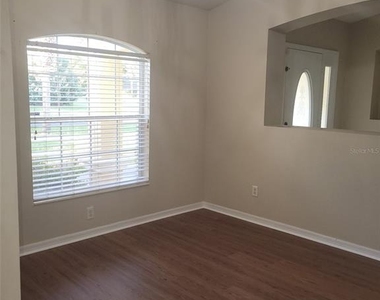 4650 Ne 16th Place - Photo Thumbnail 3